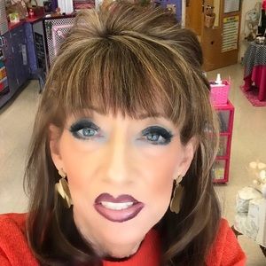 Meet your Posher, Julie